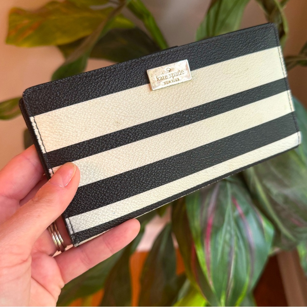 Kate Spade New York Hyde Lane Stripe Stacy Bi-Fold Wallet